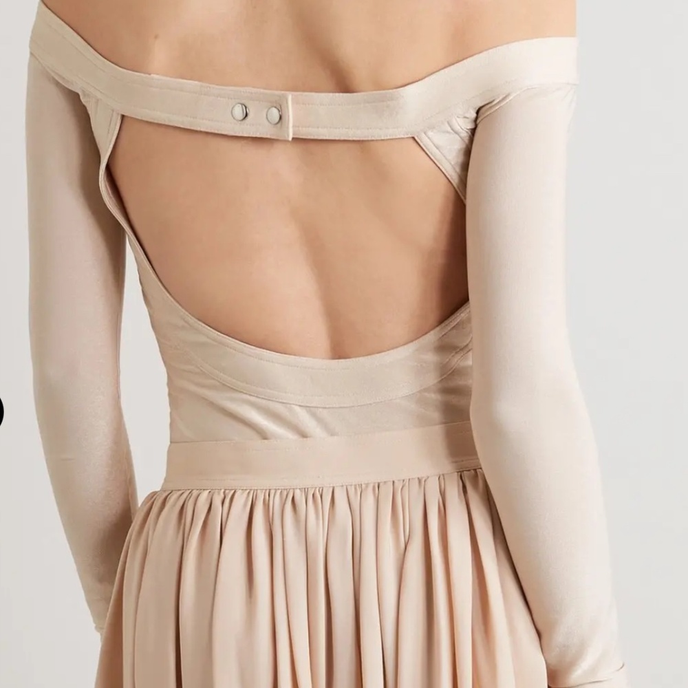KHAITE  Devon Off-The-Shoulder Open-Back Jersey Bodysuit - Pink - Picture 4 of 4